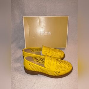 NEW Michael Kors Eden Loafers in bright dandelion yellow